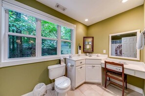 Shower, jetted bath, hair dryer
