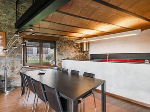 Dining - Chalet 'Casa Campelles 1' with Mountain View, Private Terrace and Wi-Fi (Campelles)