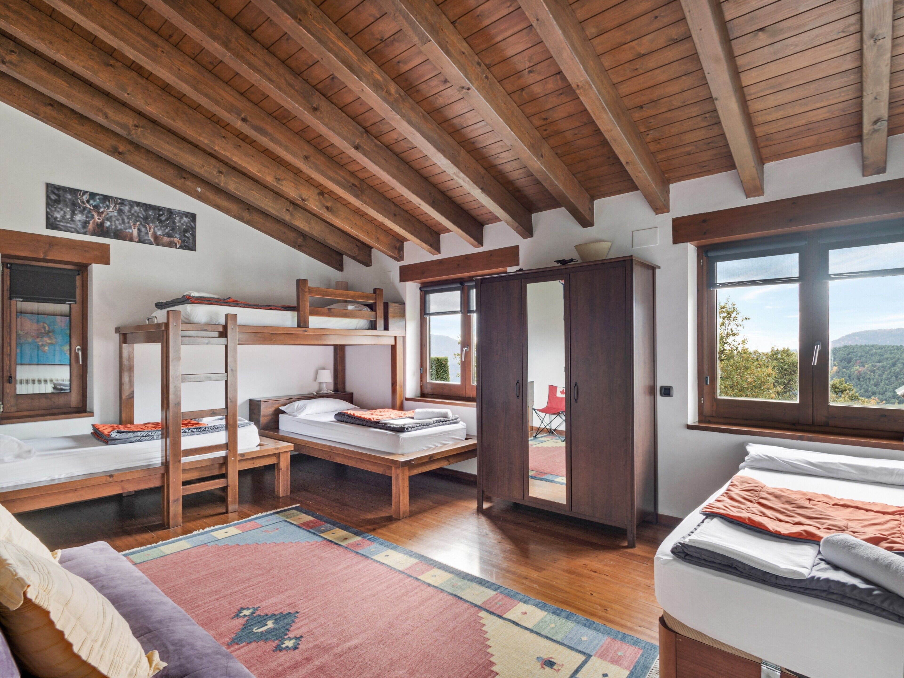 3 bedrooms, free WiFi, bed sheets, wheelchair access