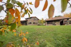 Exterior - Chalet 'Casa Campelles 2' with Mountain View, Shared Terrace and Wi-Fi (Campelles)