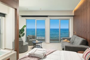 Superior Seafront Suite with Indoor Hot tub | Beach/ocean view