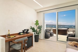 Junior Suite, Jetted Tub, Oceanfront | In-room safe, desk, laptop workspace, soundproofing - Elia Sea Suites (Chania)