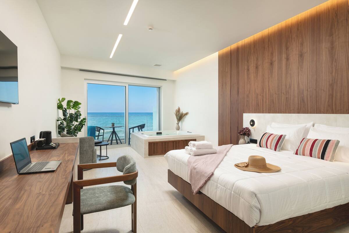 In-room safe, desk, laptop workspace, soundproofing