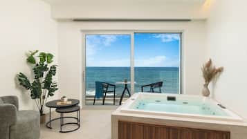 Caja de seguridad en la habitación y escritorio