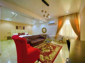 Free daily continental breakfast  - De Castle hotels & Resort Enugu (Enugu)