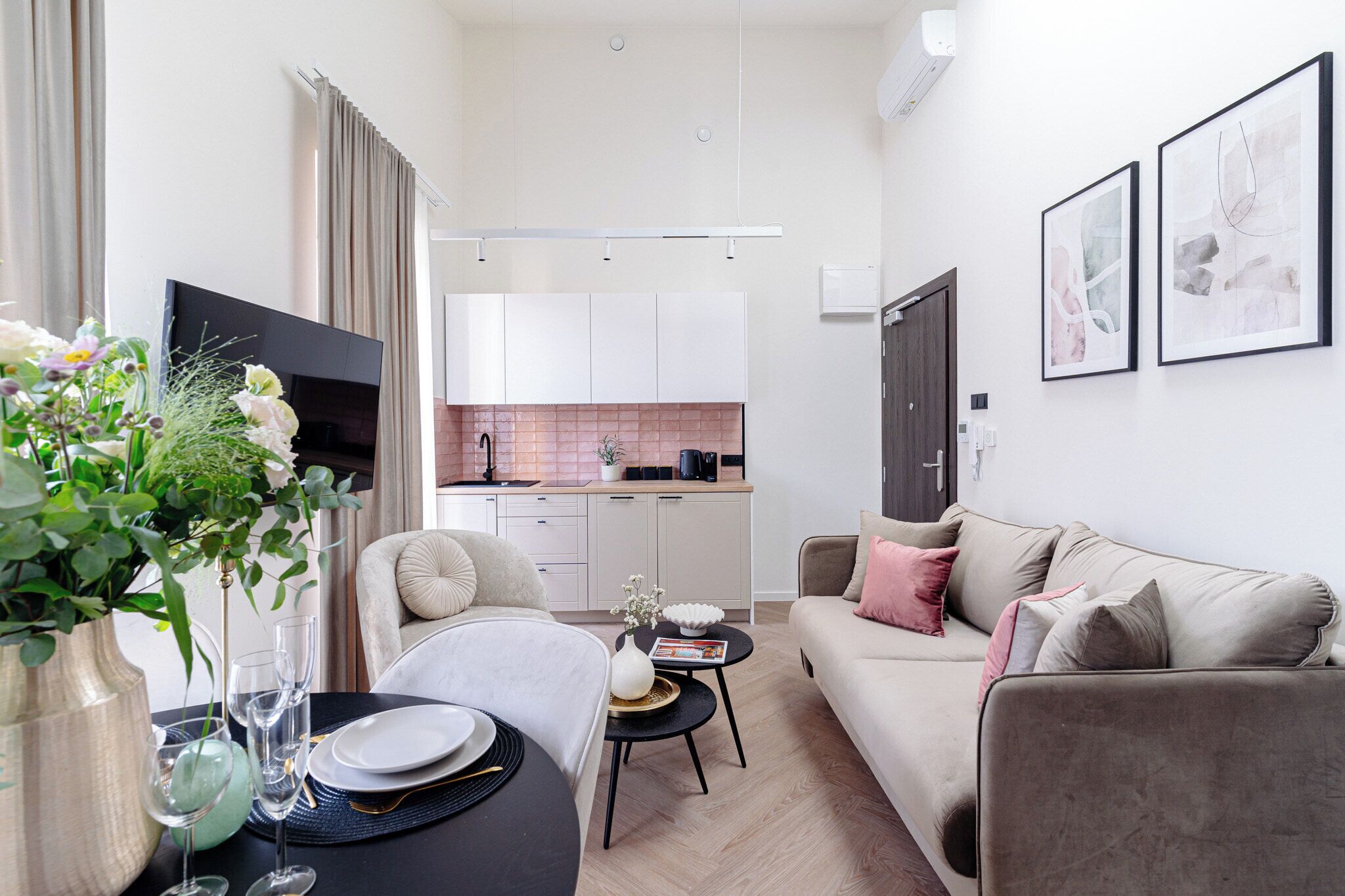 Design-Apartment | 1 Schlafzimmer, individuell dekoriert, individuell eingerichtet