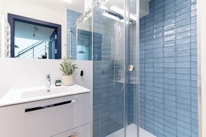 Bathroom - Miodova20 by StayLab (Kraków)