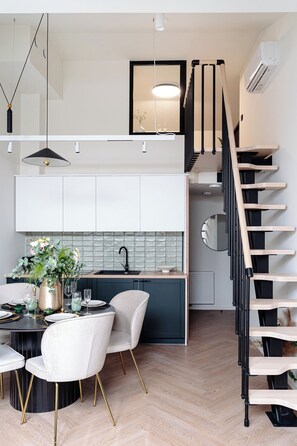 Comfort Apartment | Private kitchenette | Fridge, microwave, stovetop, espresso maker - Miodova20 by StayLab (Kraków)