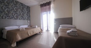 基本客房 (Triple) | 書桌、手提電腦工作空間、隔音、免費 Wi-Fi