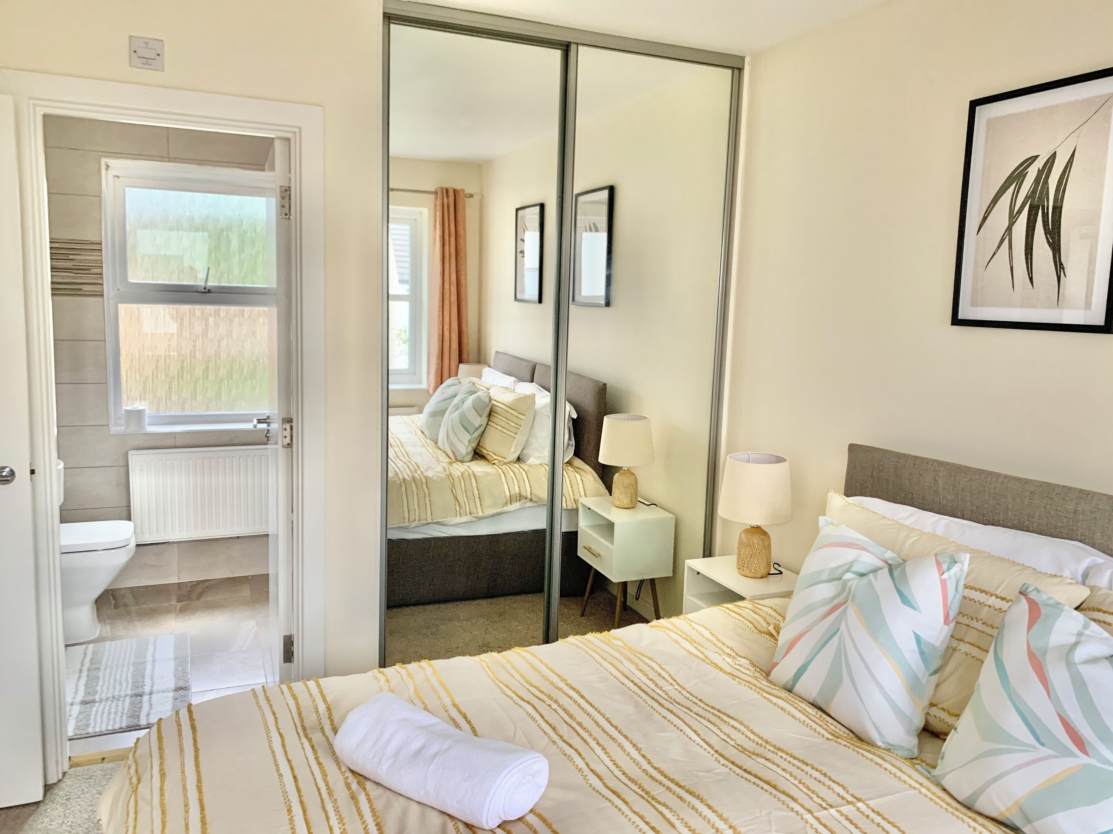 3 bedrooms, desk, iron/ironing board, free WiFi