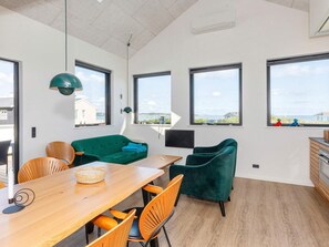 Dining - 5 Star Holiday Home in Farso (Farso)