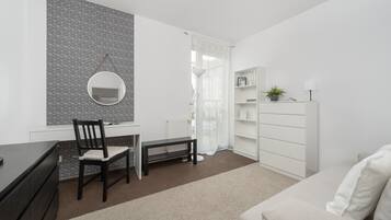 1 bedroom, bed sheets