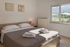 5 bedrooms, in-room safe, blackout drapes, soundproofing - Villa Adam (Chania)