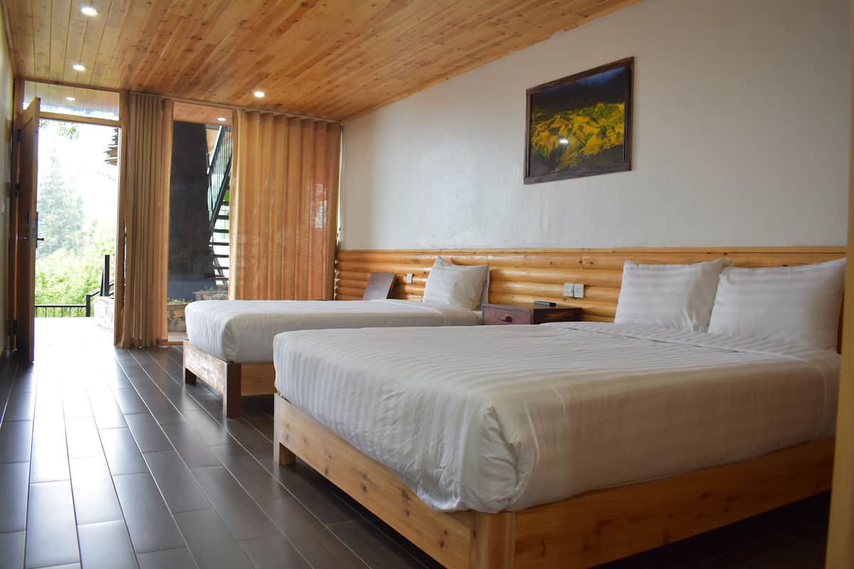 Triple Room, Mountain View | Minibar, free WiFi, bed sheets
