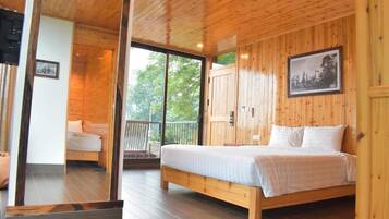 Comfort Triple Room, Mountain View | Minibar, free WiFi, bed sheets