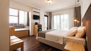 Luxury Triple Room, Sea View | 1 bedroom, Egyptian cotton sheets, premium bedding, memory foam beds