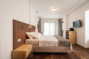 Luxury Triple Room, City View | Egyptian cotton sheets, premium bedding, memory foam beds, minibar - Rodones 1924 (Urla)
