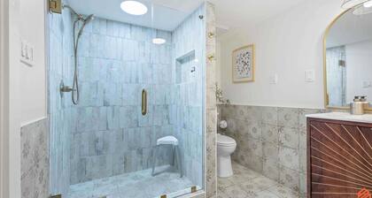 Swiftie Suite Beach Getaway Studio