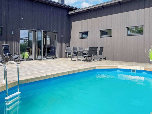 House | Pool