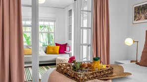 5 camere, una scrivania, ferro/asse da stiro, culla da viaggio