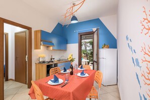 Fridge, oven, high chair