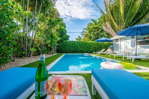 Een verwarmd zwembad