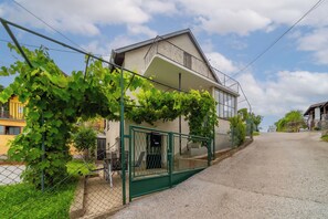 Exterior - Family Friendly Apartment With Parking (Zagreb)