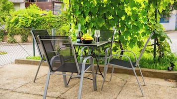 Family Apartment, Multiple Bedrooms (Family Friendly Apartment With) | Outdoor dining