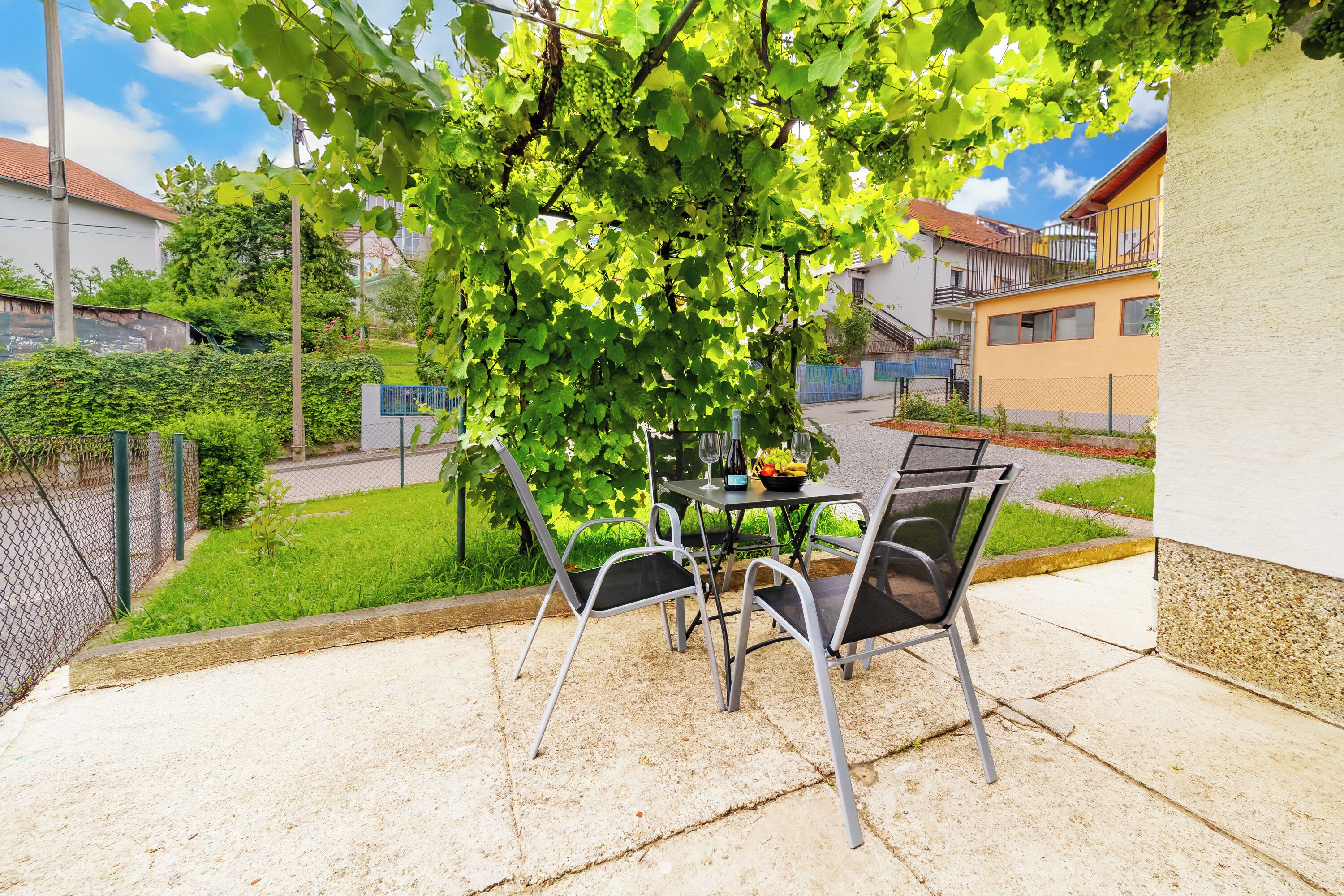 Family Apartment, Multiple Bedrooms (Family Friendly Apartment With) | Outdoor dining