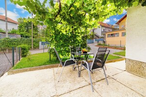 Family Apartment, Multiple Bedrooms (Family Friendly Apartment With) | Outdoor dining