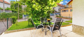 Family Friendly Apartment With Parking