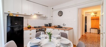 Family Friendly Apartment With Parking