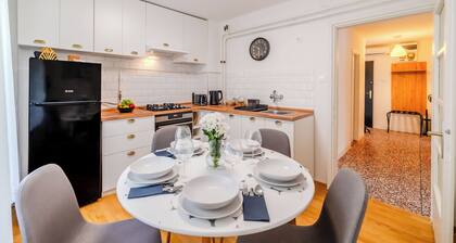 Family Friendly Apartment With Parking
