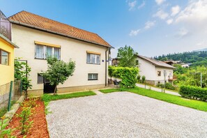 Exterior - Family Friendly Apartment With Parking (Zagreb)