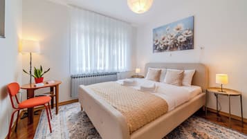 2 bedrooms, in-room safe, laptop workspace, iron/ironing board