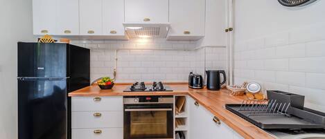 Family Apartment, Multiple Bedrooms (Family Friendly Apartment With) | Private kitchen