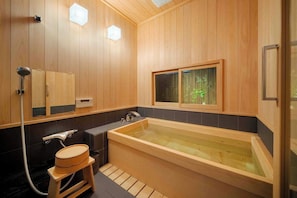 Traditional House, 2 Bedrooms, Non Smoking, Kitchen | Bathroom
