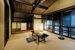 Traditional-Haus | 2 Schlafzimmer, Zimmersafe, individuell dekoriert