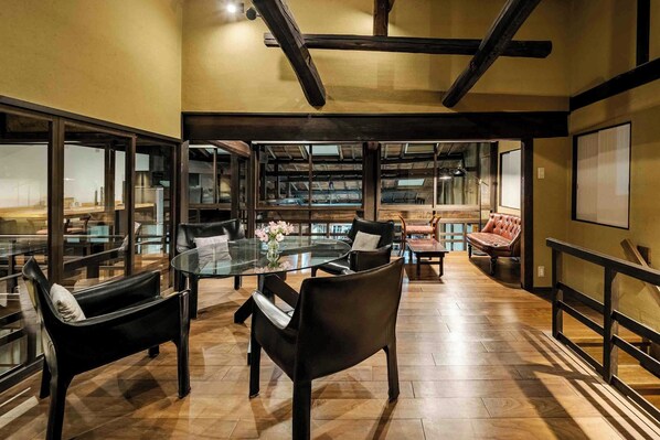 Traditional House | Living area