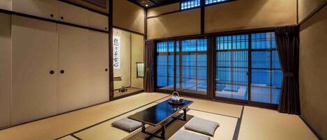 Traditioneel huis | 2 slaapkamers, een kluis op de kamer, individueel gedecoreerd