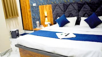 Basic Double Room | Desk, soundproofing, free WiFi