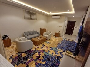 皇室套房 | 特厚豪華床墊、遮光窗簾/窗簾、熨斗/熨衫板、免費 Wi-Fi