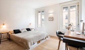 4 slaapkamers, een strijkplank/strijkijzer, wifi, beddengoed