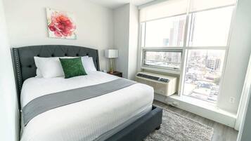 1 bedroom, desk, iron/ironing board, WiFi