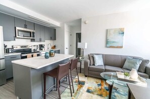 Téléviseur, bureau