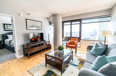 Spacious Apt Near Shops and Restaurants
