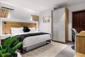 Superior Room, Balcony, City View | 1 bedroom, desk, laptop workspace, free WiFi