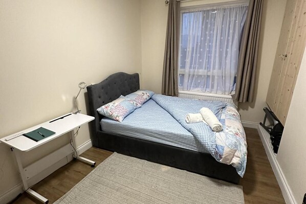 Apartment | 2 bedrooms, iron/ironing board, free WiFi, bed sheets - Cosy London Apartment Near Borough Market (London)