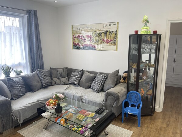 Living area - Cosy London Apartment Near Borough Market (London)