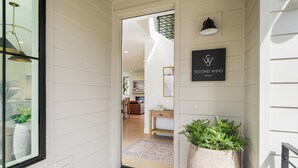 Unclassified image, 4 of 29, button - Second Wind #390: 6  BR, 4.5  BA House in Chelan, Sleeps 14 (Chelan)